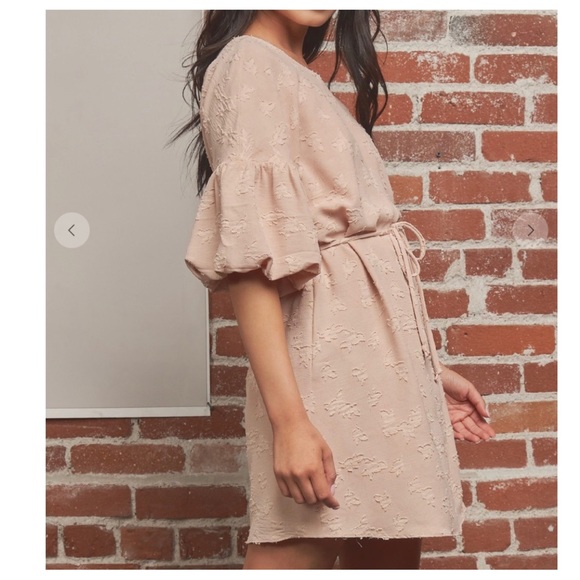 Boho Textured Fabric Balloon Sleeve Dress - Picture 6 of 10